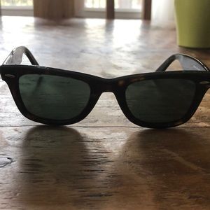 Ray-Ban Wayfarer Sunglasses